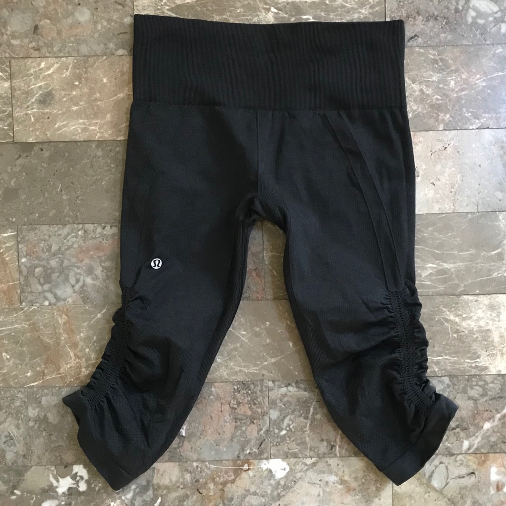 Lululemon Awakening Crop